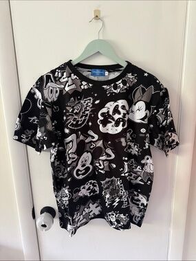 🐭 Disney Resort Tokyo Mens Tees Size Large